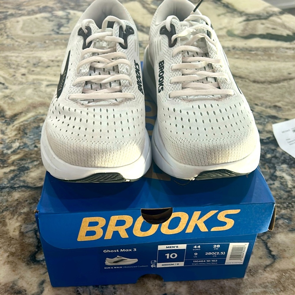 Brooks Men’s Ghost Max 3 - worn twice